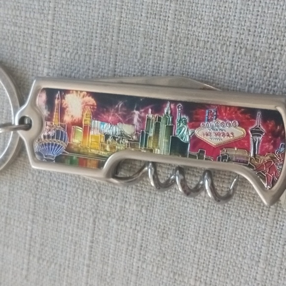 4/$15  Welcome to Fabulous Las Vegas Nevada Sign Souvenir Multi Tool KeyRing - Picture 6 of 8